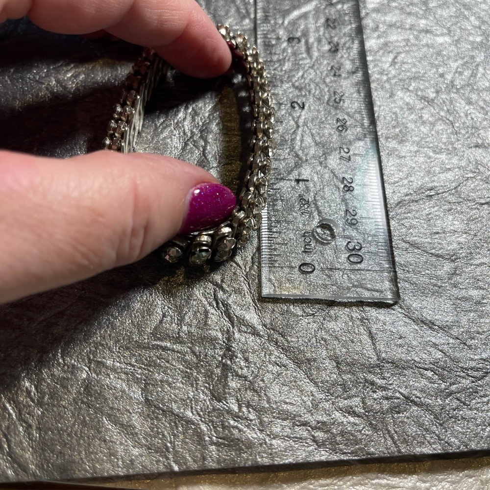 Expandable Rhinestone Bracelet - Picture 5 of 6